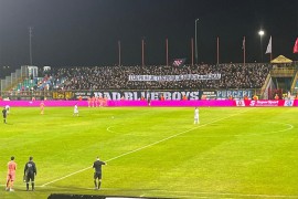 Prvi "bojsi" stigli kući, poznato ko im je platio kauciju i putne ...