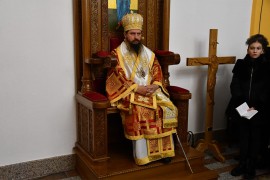 Vladika pozvao vjernike da ne osuđuju Dedića zbog skrnavljena hrama
