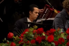 Kejv na Mekgovanovoj sahrani izveo "A Rainy Night in Soho" (VIDEO)