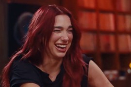 Dua Lipa opsovala usred emisije (VIDEO)
