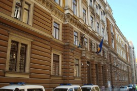 Nastavniku četiri godine zatvora zbog bludnih radnji nad učenicom