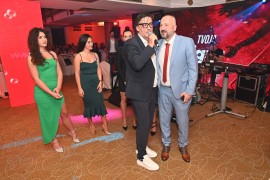 "WWin" zabava uz Darka Lazića u Banjaluci (FOTO, VIDEO)