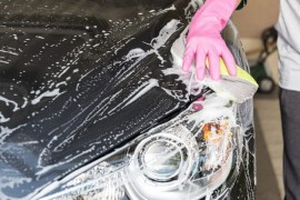 Znate li koliko često treba prati automobil zimi?