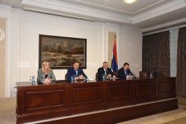 U toku sastanak najviših funkcionera RS i direktora javnih preduzeća