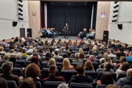 Predstava "Đurologija" oduševila paljansku publiku