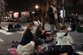 Novi protest u Beogradu: Studenti na ulici dočekali noć, ne planiraju ...