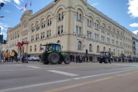Poljoprivrednici na traktorima u centru Banjaluke tražili podsticaje