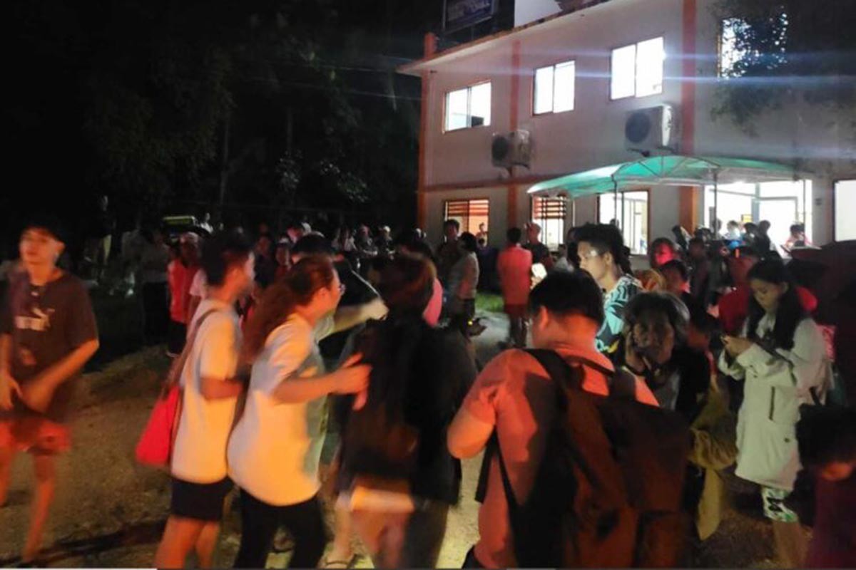 Ljudi masovno bježe nakon najave mogućeg cunamija u Japanu i Filipinima