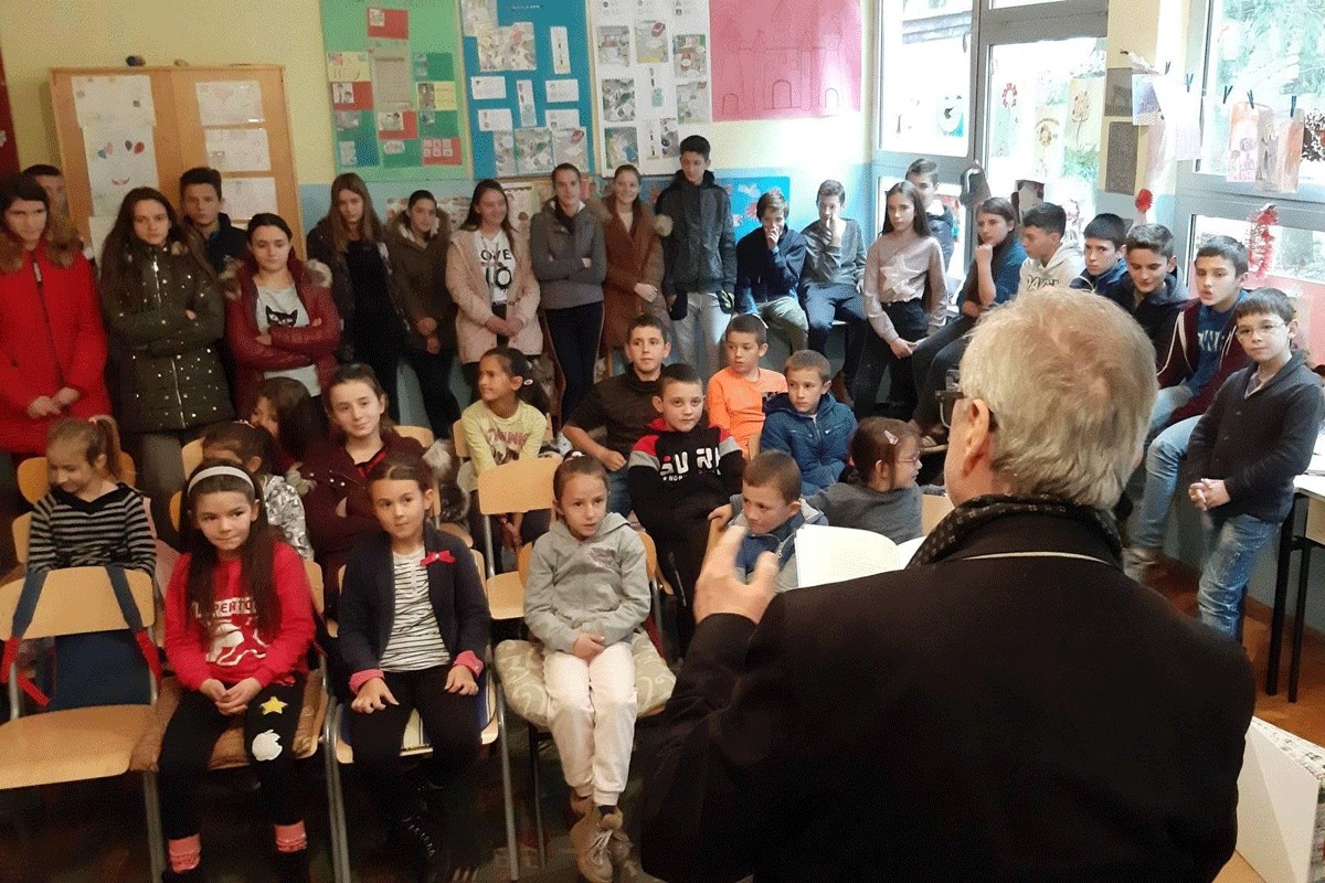 U organizaciji UK RS: Pisci u posjeti banjalučkim osnovnim školama