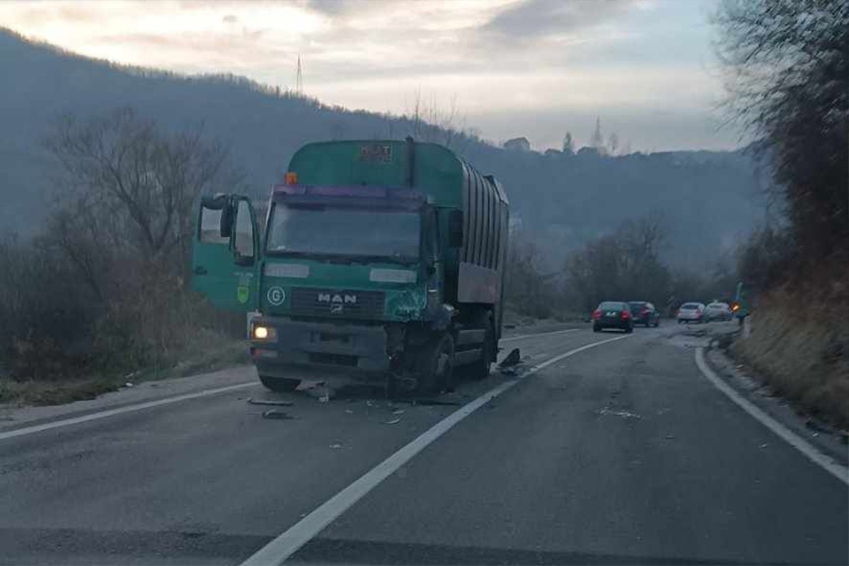 Teška nesreća kod Rajlovca: Poginula jedna osoba