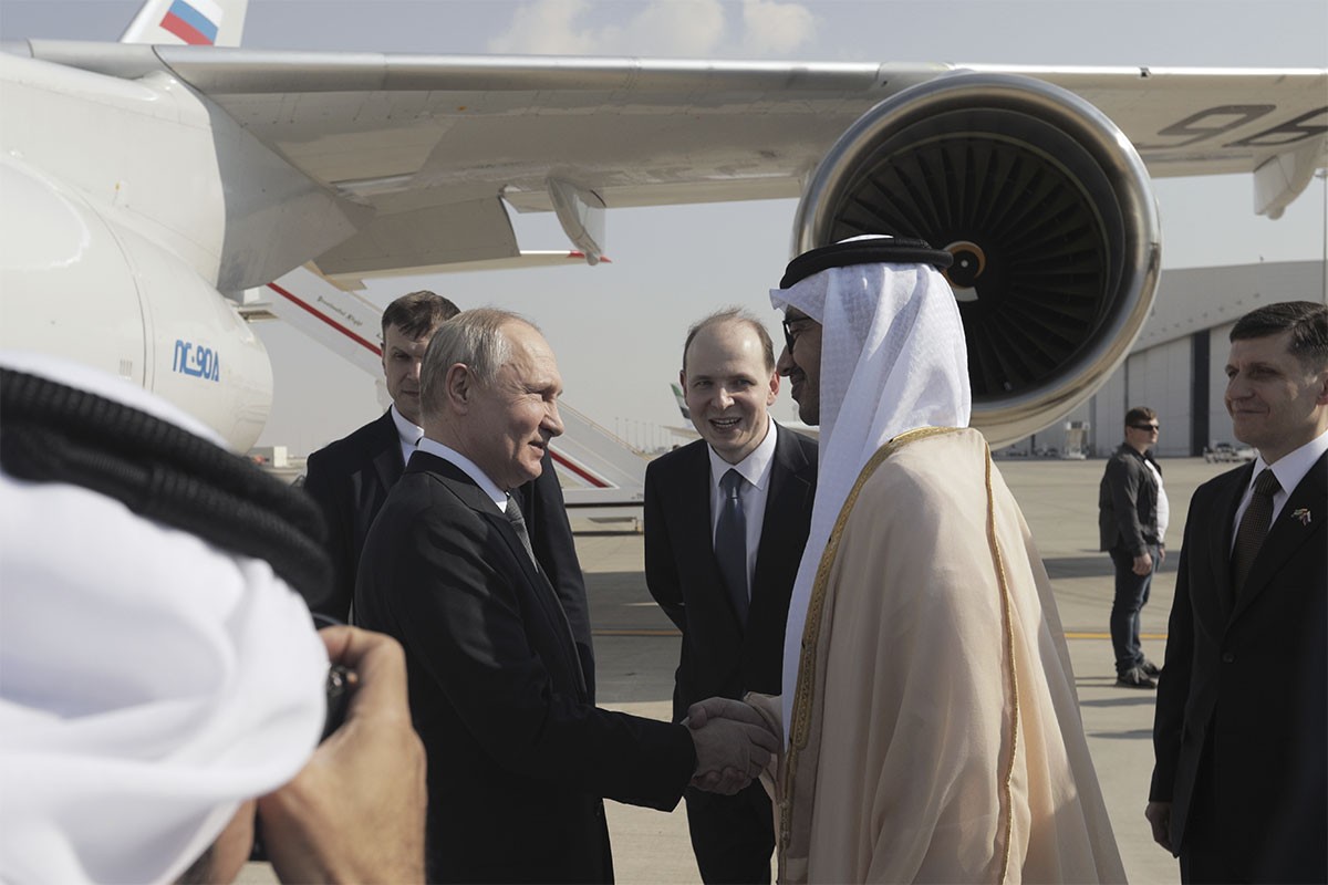 Putinov let u Abu Dabi pratila četiri ruska lovca Su-35S