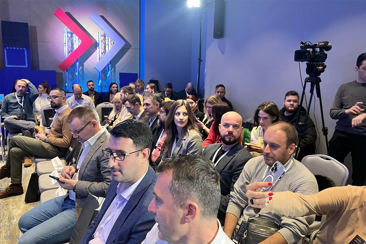 Konferencija "Forvard": Vještačka inteligencija može biti pokretač privrednog razvoja