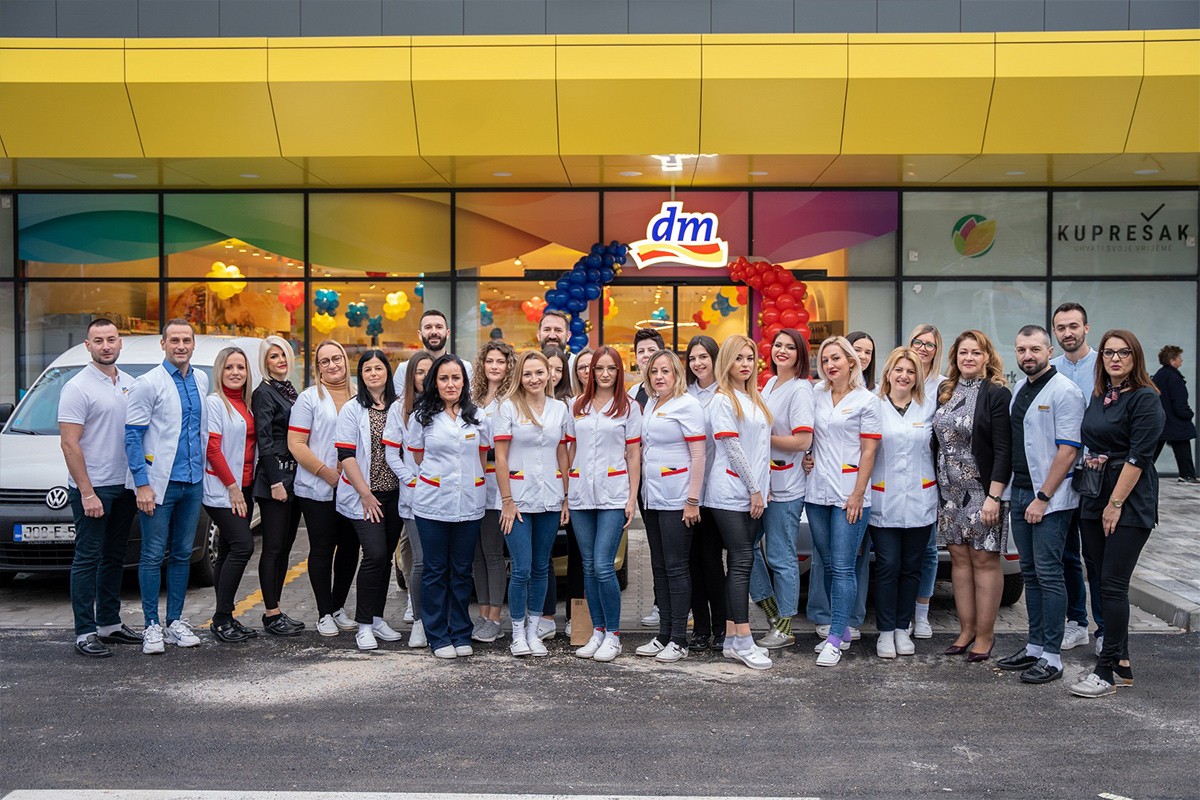 U Zvorniku otvorena nova dm prodavnica