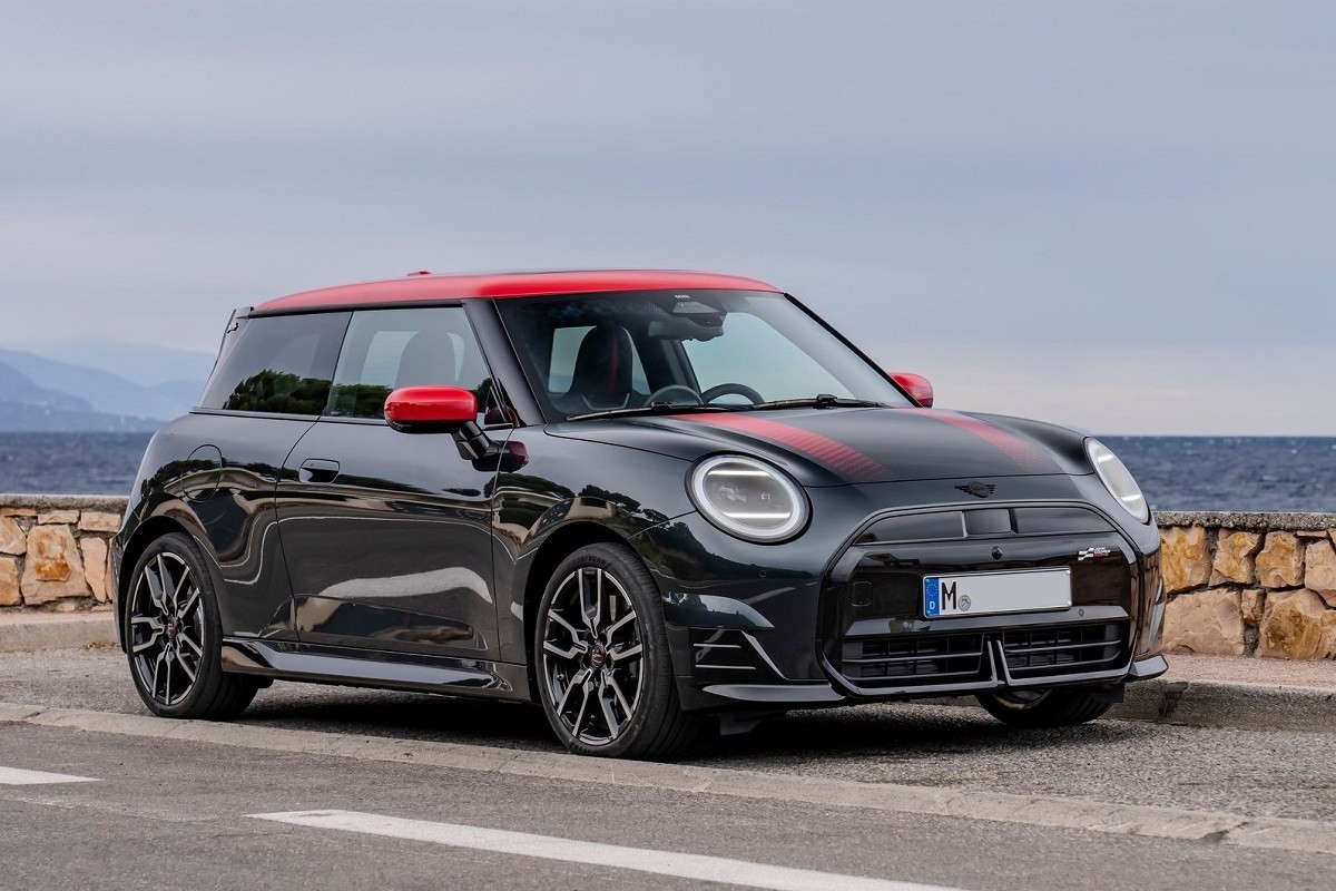 Predstavljene specifikacije Mini Cooper SE JCW Trima