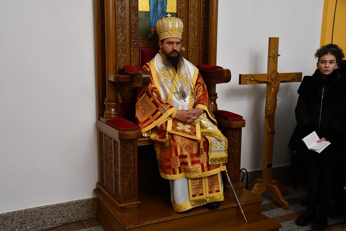 Vladika pozvao vjernike da ne osuđuju Dedića zbog skrnavljena hrama