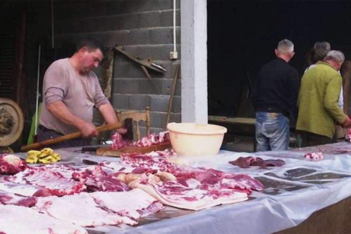Tradicionalni svinjokolj u Semberiji u manjem obimu zbog afričke kuge