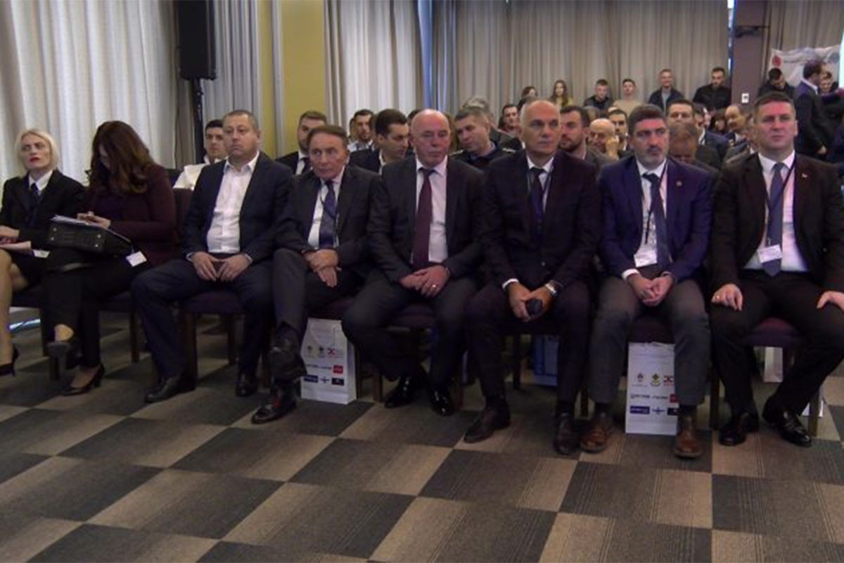 Kaskamo za onima koji upravljaju bezbjednošću saobraćaja
