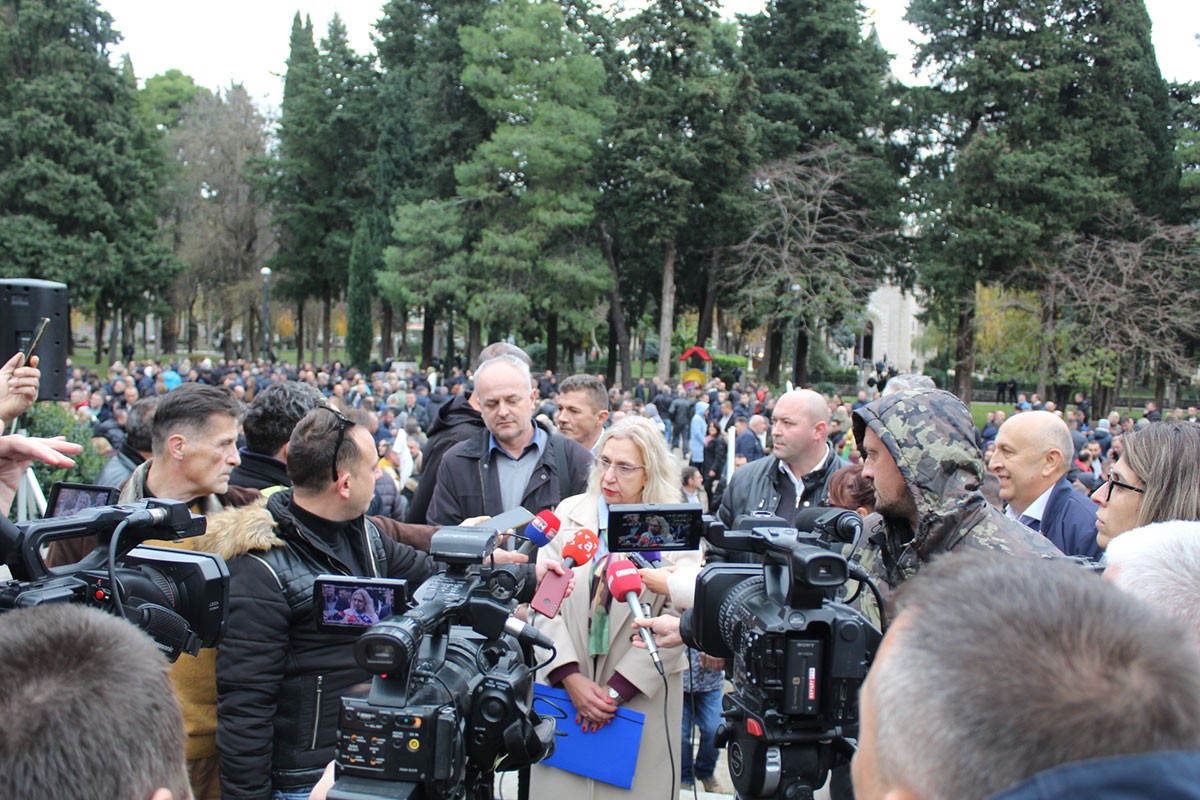Protest radnika uprkos dogovoru sindikata i rukovodstva Elektroprivrede RS