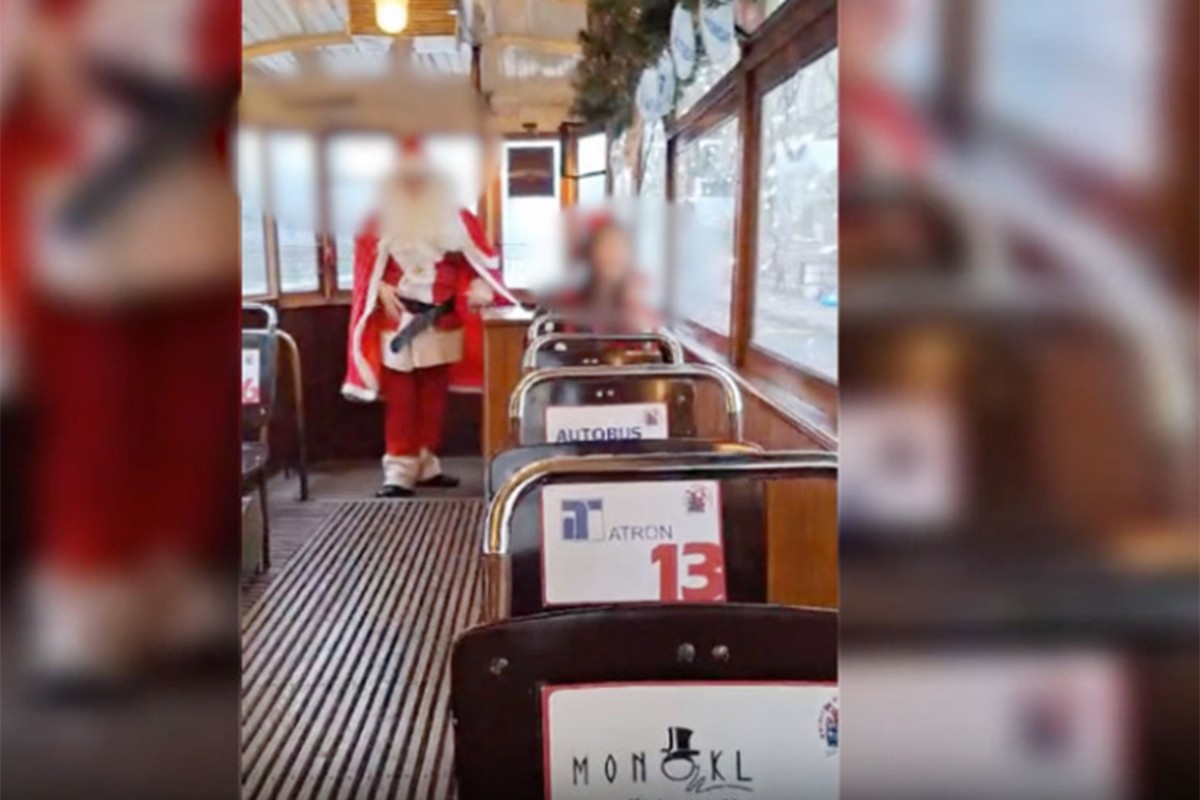 Skandal u Zagrebu: Djed Mraz i vilenjak u tramvaju uzvikivali "Za dom spremni" (VIDEO)