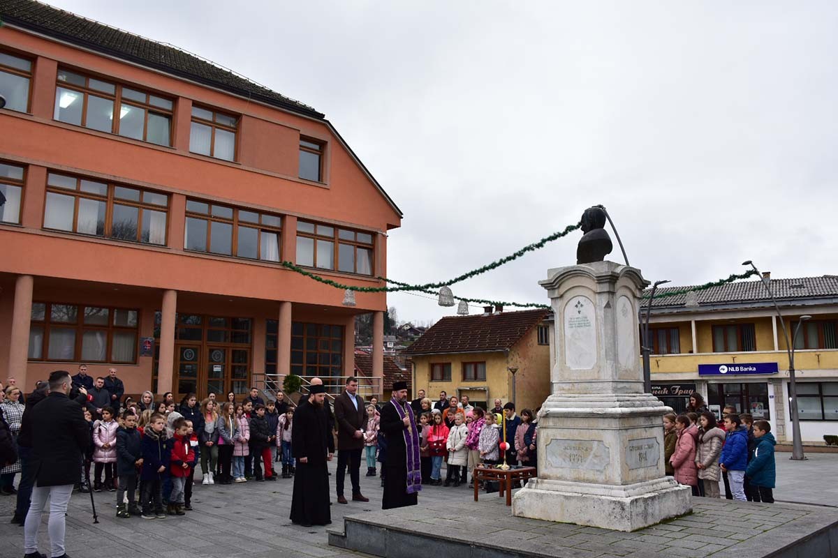 U Mrkonjić Gradu obilježena 99. godišnjica podizanja spomenika kralju Petru Prvom