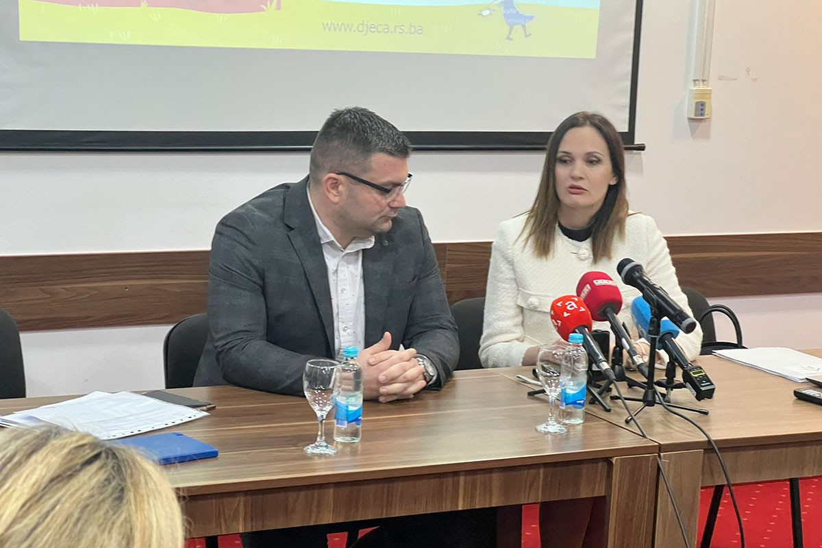 Okrugli sto u Banjaluci: Veliki broj učenika žrtva nasilja