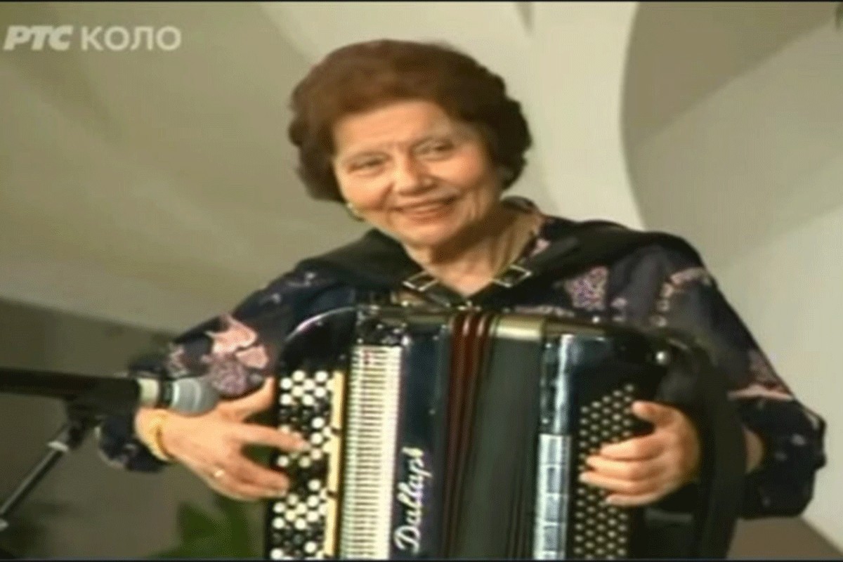 Srpska harmonikašica bila popularnija od pjevačica, ušla u Ginisovu knjigu rekorda (VIDEO)