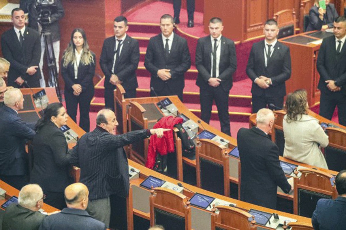 Opet haos u albanskom parlamentu