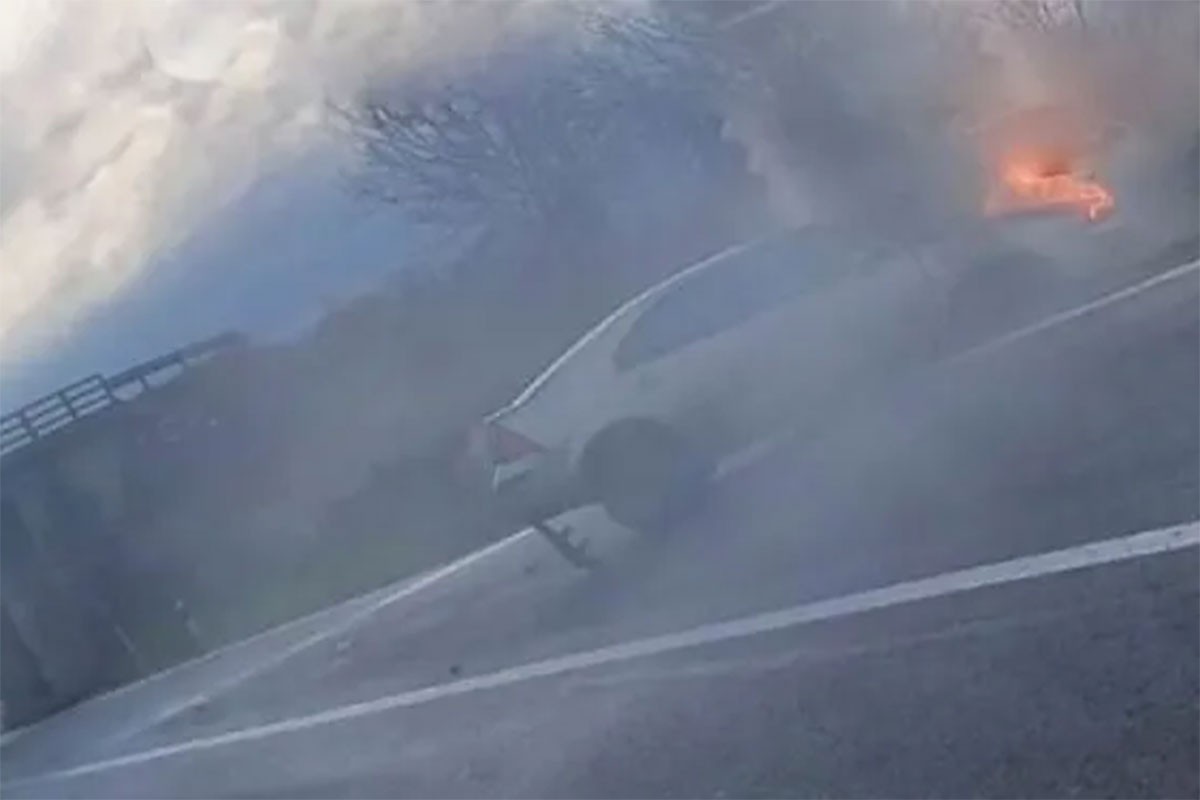 Za dlaku izbjegnuta tragedija, izbjegavao mačku pa sletio