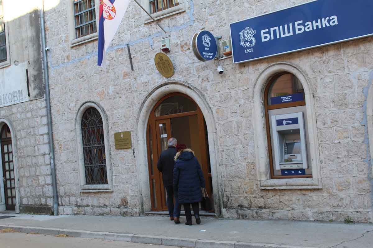 U Trebinju glasanje u konzularnoj kancelariji Srbije
