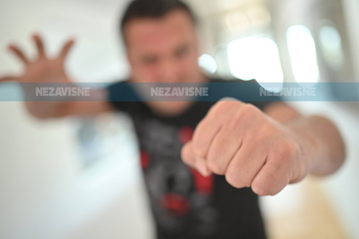 Banjalučanin osumnjičen da je pred djecom napadao suprugu
