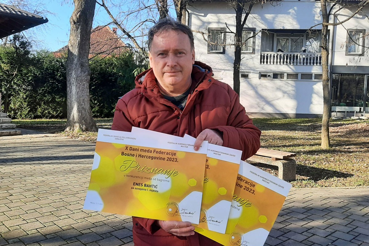 Sanskom pčelaru zlatna medalja za bagremov med