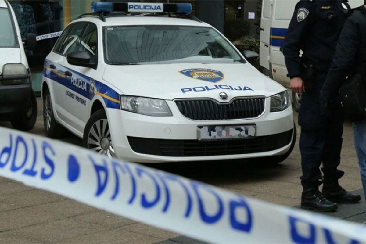 Policajac pijan skrivio udes