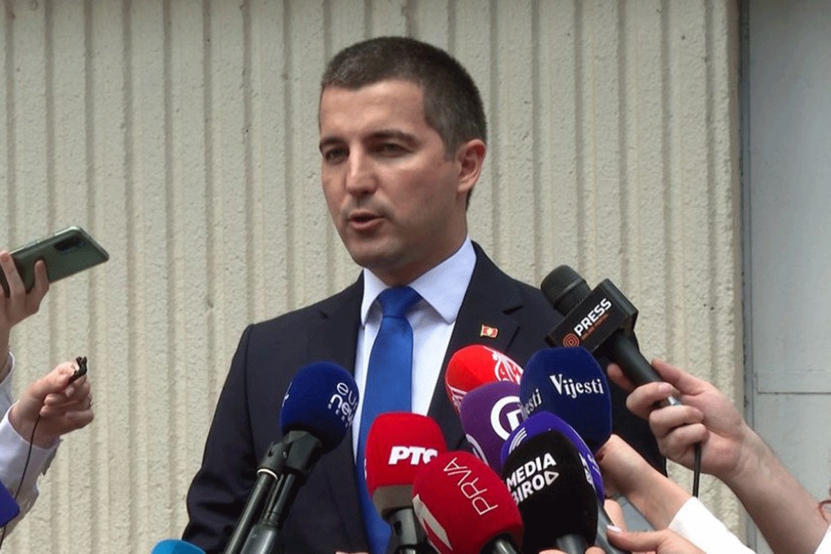 Aleksa Bečić ostao na čelu Demokratske Crne Gore