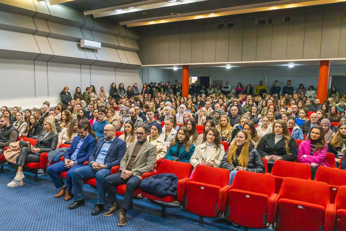 Za stipendije više od 800.000 maraka