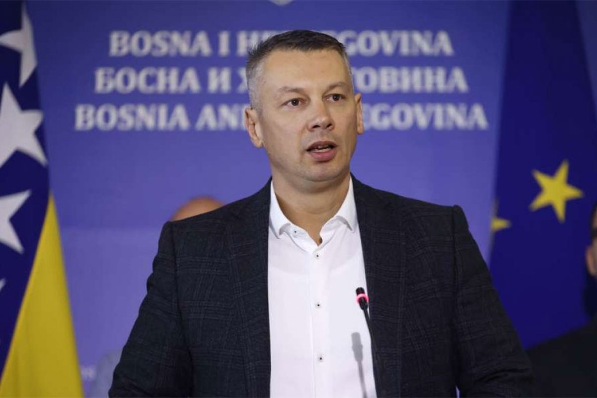 Nešić: Srpska spremna da ide u disoluciju