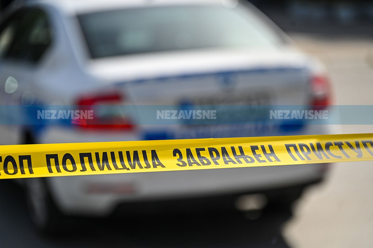 Privedeni jer su nasilno htjeli da uđu u stan, lupali inventar u policijskoj stanici