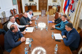 Stanivuković obećao taksistima mjesta za rad
