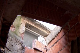 Sagradili sprat i zazidali prozor samohranoj majci