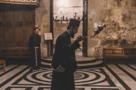 Pop i popadija pronevjerili milione: Zlostavljali i djecu?