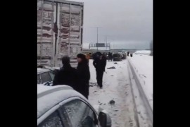 U sudaru učestvovalo najmanje 50 auta, ima poginulih (VIDEO)