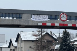 Misteriozna poruka na pasareli u Banjaluci: "Daso, čekam te…" (FOTO ...