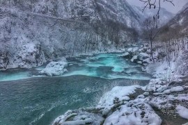 Skupio hrabrost i okupao se u Uni na minus četiri