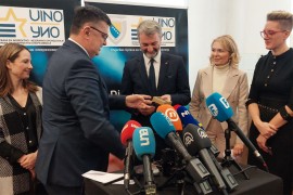 Zoran Tegeltija uručio Edinu Forti digitalni potpis