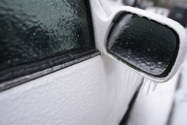 Oluja oborila dalekovod na auto, od strujnog udara stradalo troje, beba ...