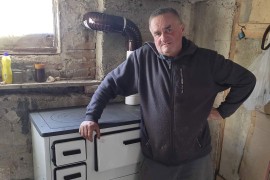 Srpski povratnik živi u tuđem podrumu, bez struje i primanja