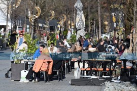 Bašte kafića u Banjaluci pune usred zime (FOTO)