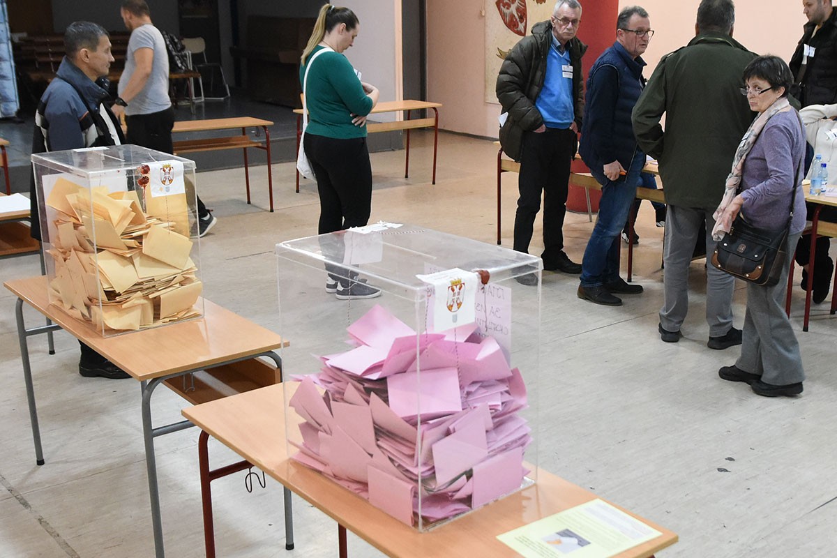 SNS: Ubjedljiva pobjeda na ponovljenim izborima