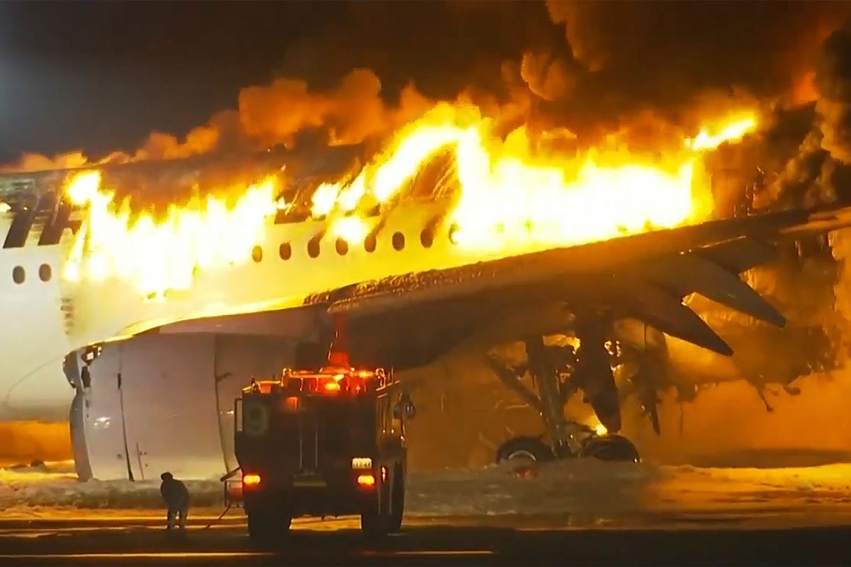Počela istraga za sudar na japanskom aerodromu, već poznat moguć krivac