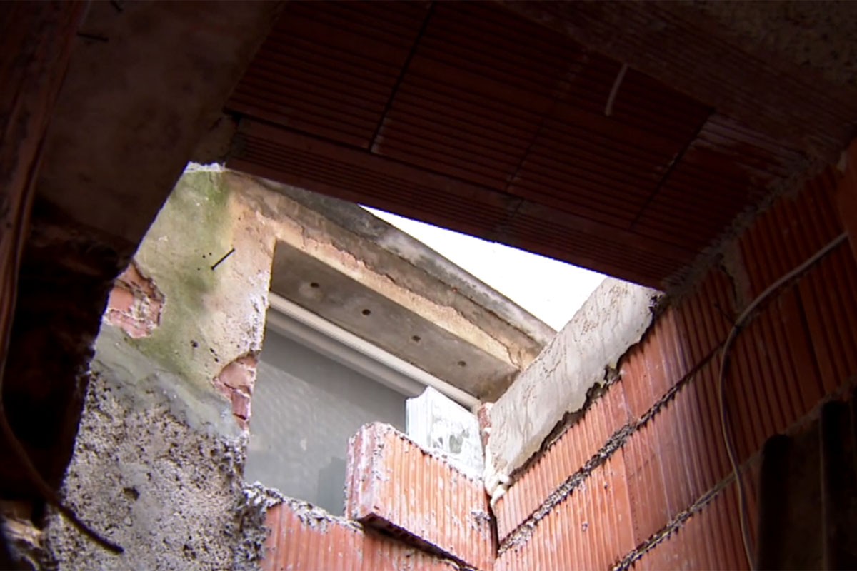 Sagradili sprat i zazidali prozor samohranoj majci