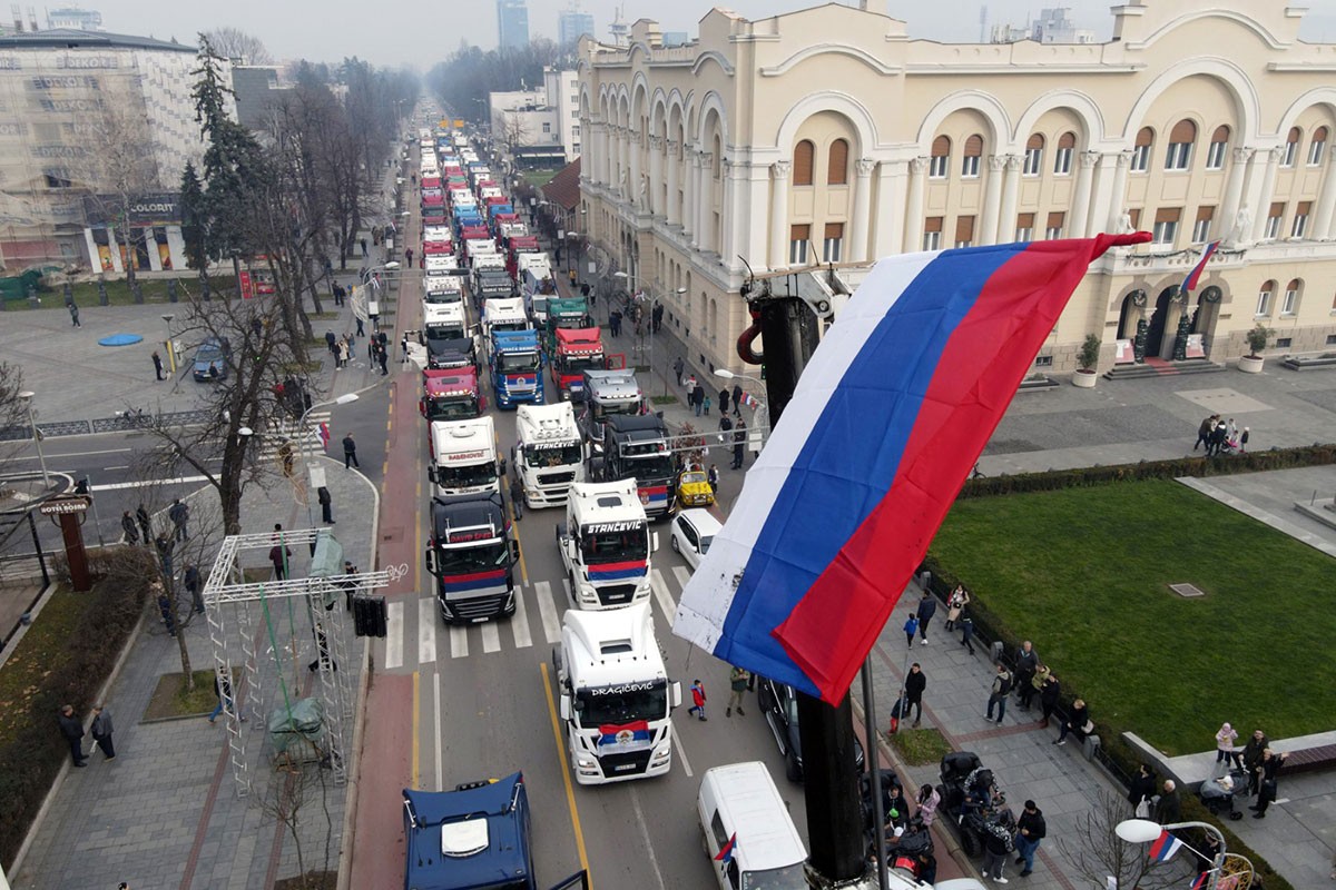 Okićeni kamioni na ulicama Banjaluke, Stanivuković zaigrao kolo (FOTO, VIDEO)